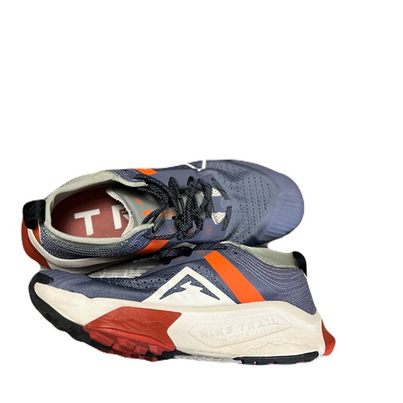 Nike Zegama "Light Carbon/Dragon Red/Cosmic Clay Light Orewood Brown Trail Shoe - Picture 3 of 6